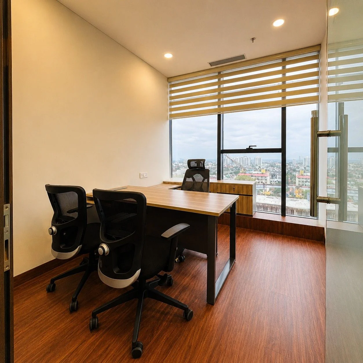 Compact Corporate Office -250kb_3