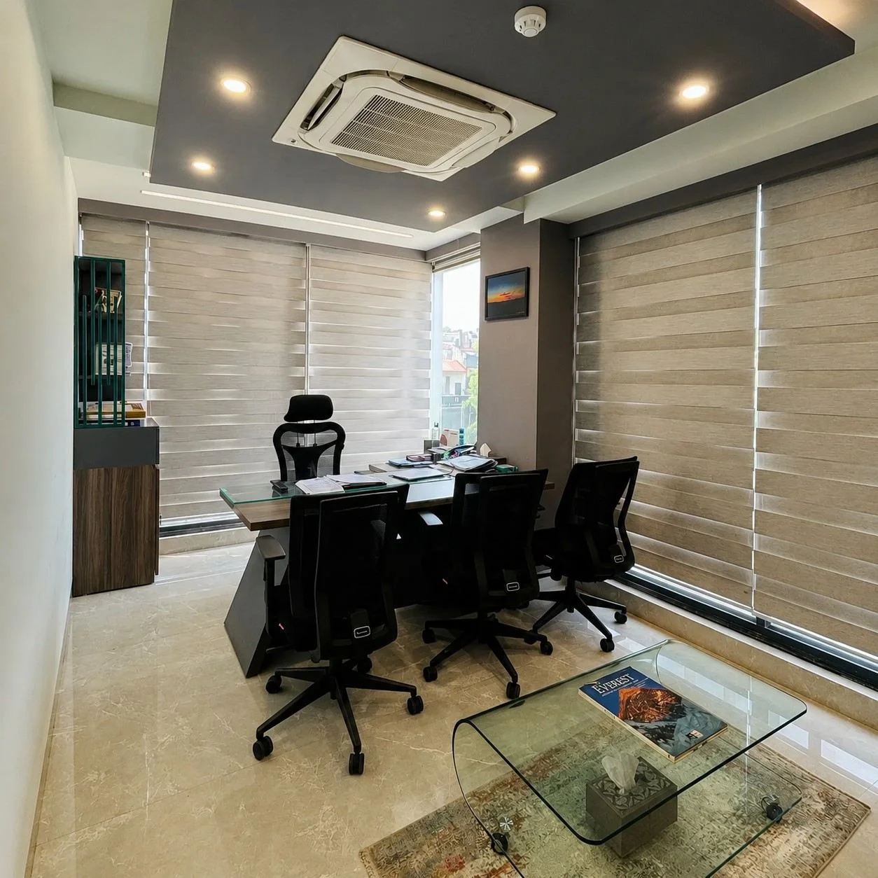 Manufacturing Companys Office -250kb_2